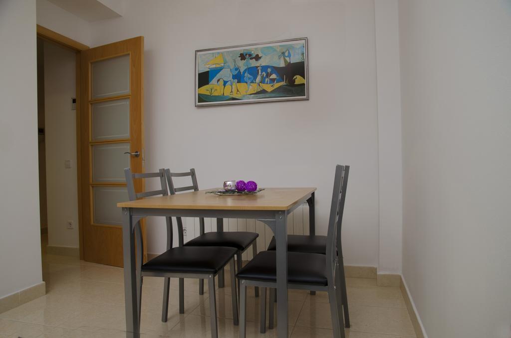 Apartament Navas 2 *